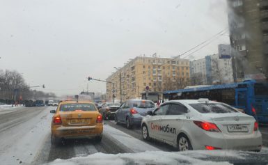 На МКАД организуют более 40 точек обогрева и питания для водителей
